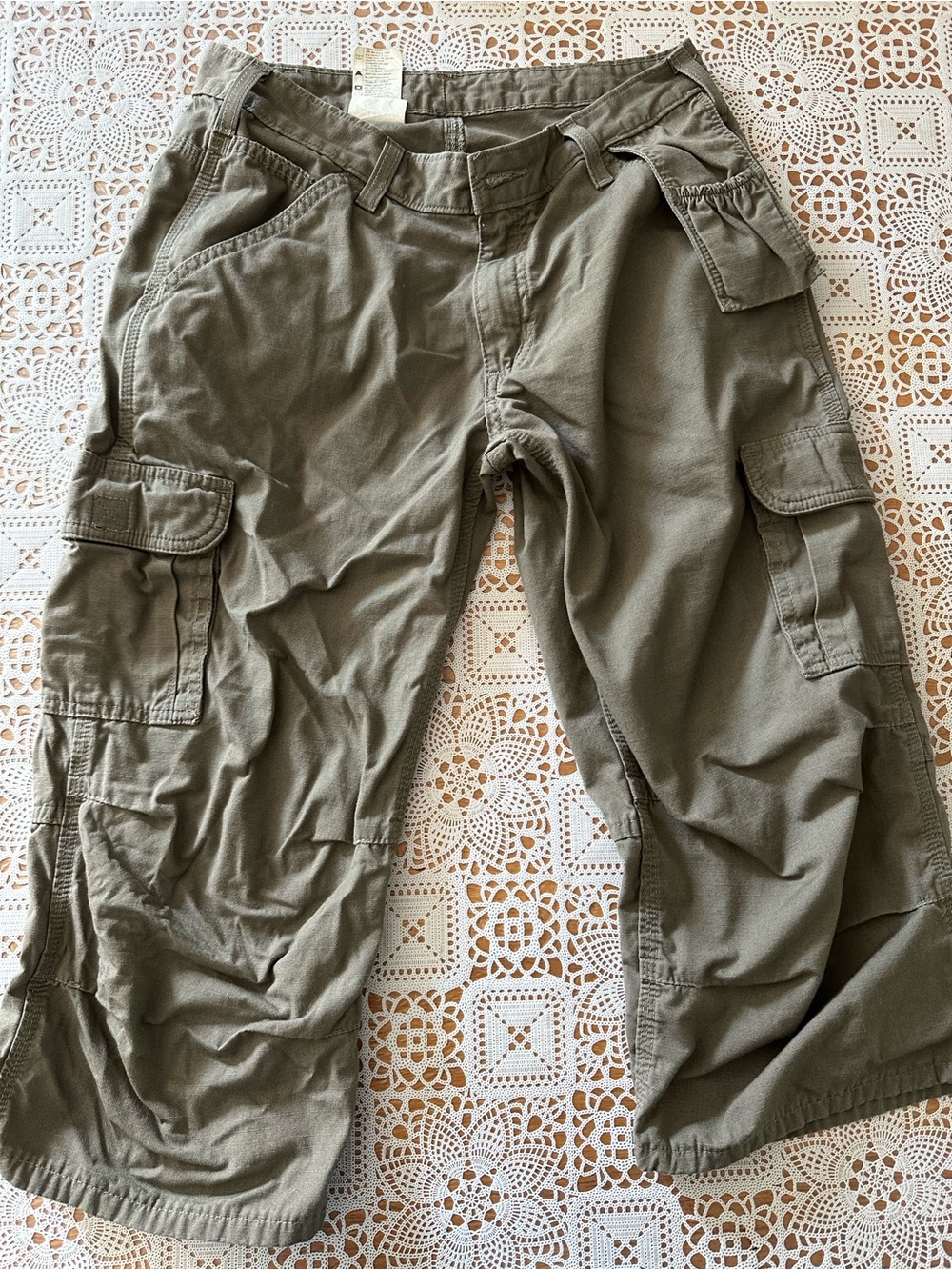 Carhartt Women’s Size 6 Olive Green Ripstop Cargo Capris Utility Hiking Outdoor